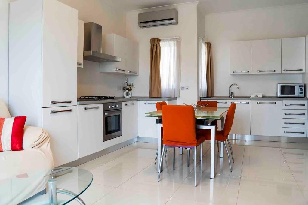 Luxurious Furnished Penthouse Apartment In Sliema Exterior foto